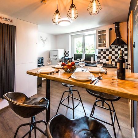 Apartament Wita Stwosza Jelenia Gora Luaran gambar